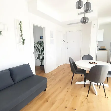 Διαμέρισμα Beachfront 1br Terrace&parking Μπάρι