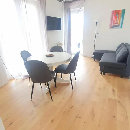 Beachfront 1br Terrace&parking Apartament Bari