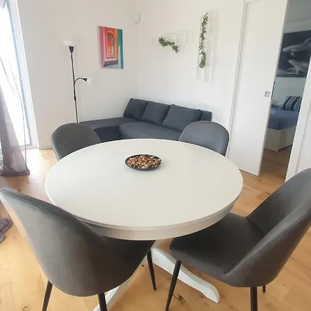 Beachfront 1br Terrace&parking Apartament Bari