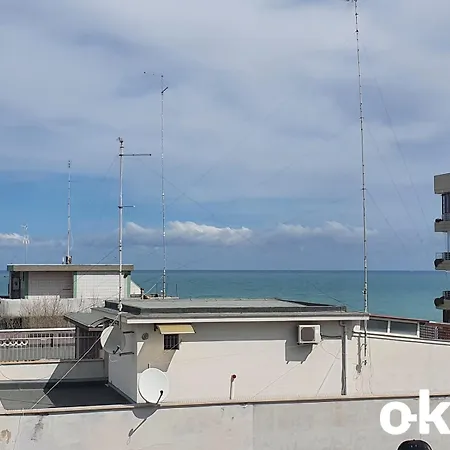 Beachfront 1br Terrace&parking Διαμέρισμα *