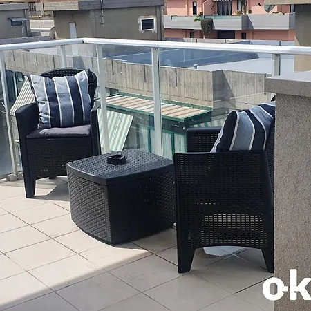 Beachfront 1br Terrace&parking Διαμέρισμα *