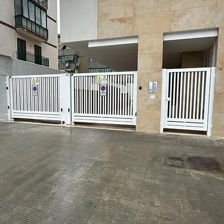 Beachfront 1br Terrace&parking Bari